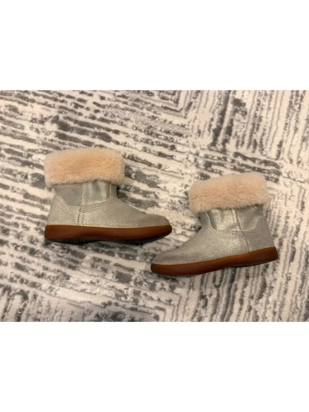 UGG Jorie Metallic girls Toddler size 8 Boots S/N 1018917T